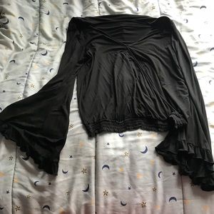 Bell sleeve black AE shirt